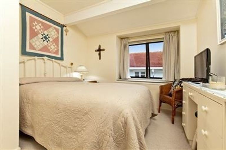 Photo of property in 2/14 Aramoana Avenue, Devonport, Auckland, 0624