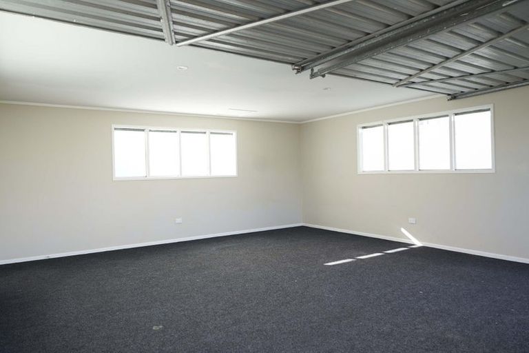 Photo of property in 39 Court Town Close, Mangere, Auckland, 2022
