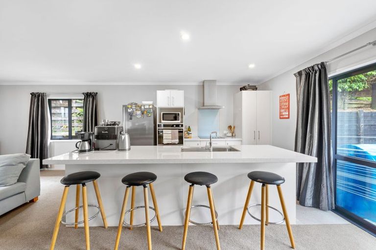 Photo of property in 5a Nielsen Place, Massey, Auckland, 0614