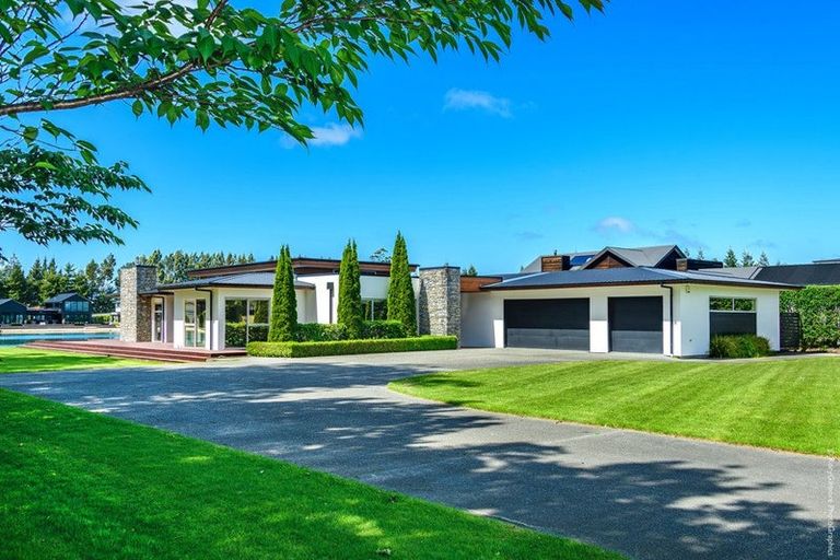 Photo of property in 28 Oakgrove Drive, Rangiora, 7400