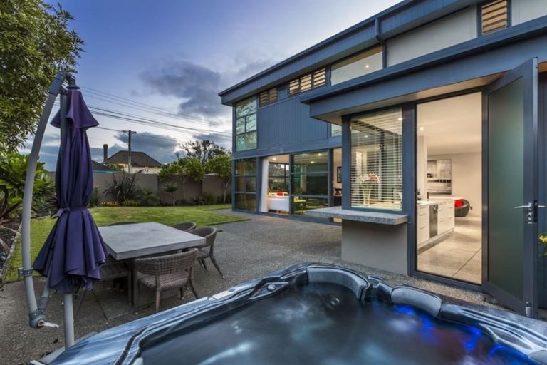 Photo of property in 4 Norwood Road, Bayswater, Auckland, 0622