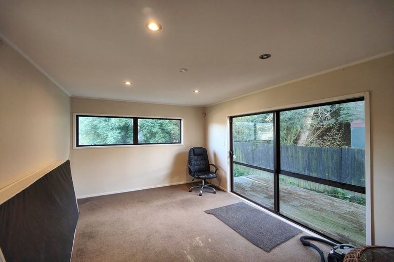 Photo of property in 4 Garner Place, Glenfield, Auckland, 0629