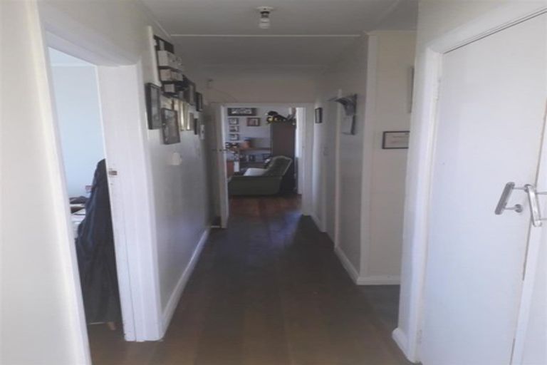 Photo of property in 17 Saint Clair Street, Takapau, 4203