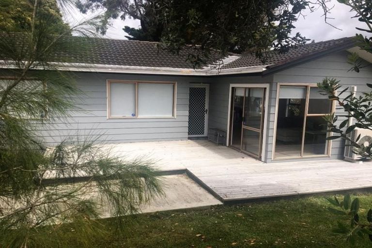 Photo of property in 34 Kelman Road, Kelston, Auckland, 0602