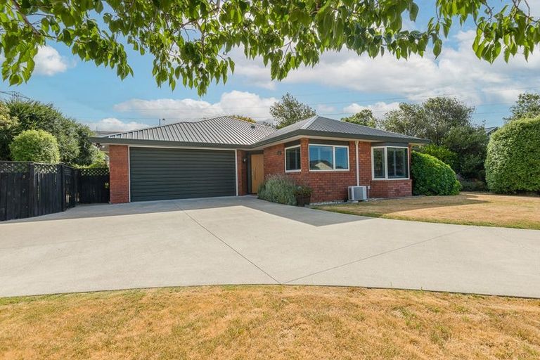 Photo of property in 24 Wendy Place, Heathcote Valley, Christchurch, 8022