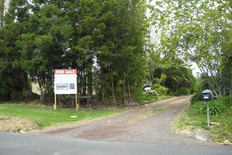 Photo of property in 126 Station Road, Kumeu, 0891