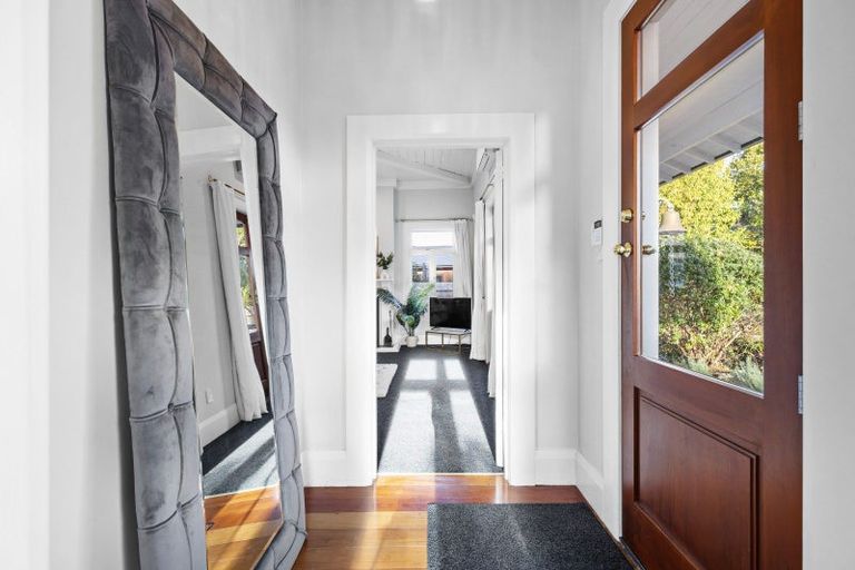 Photo of property in 239 Victoria Avenue, Hokowhitu, Palmerston North, 4410