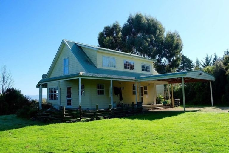 Photo of property in 426b Masterton Castlepoint Road, Te Ore Ore, Masterton, 5886