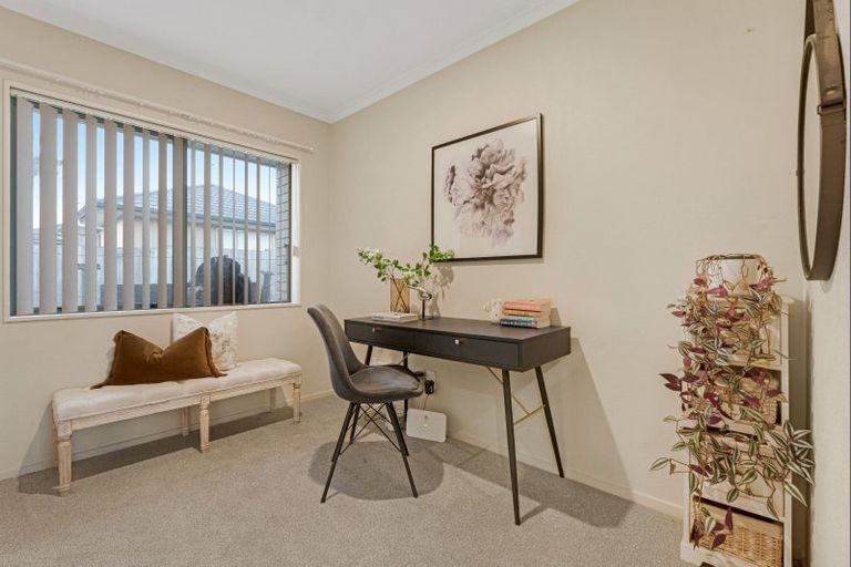 Photo of property in 32 Starlight Cove, Hobsonville, Auckland, 0618