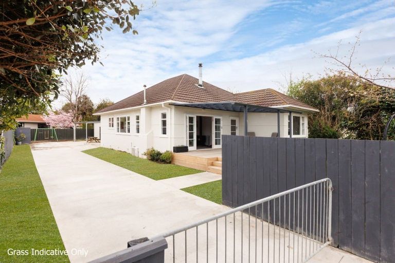 Photo of property in 68 Pahiatua Street, Hokowhitu, Palmerston North, 4410