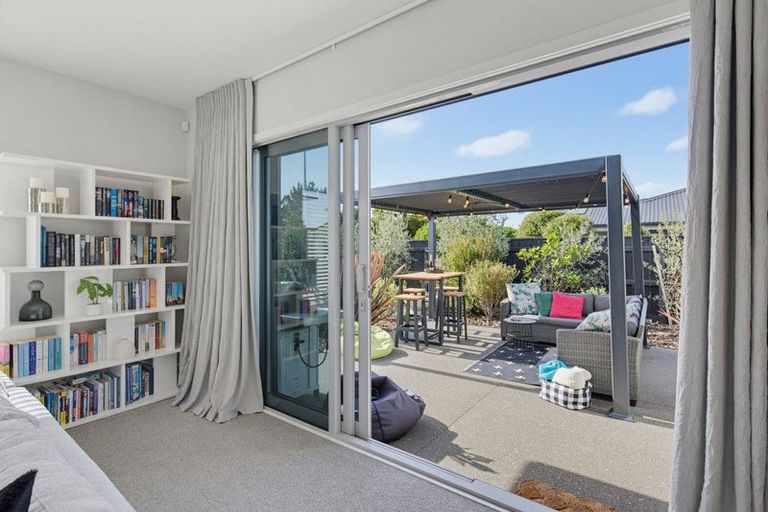 Photo of property in 18 Petrel Close, Paraparaumu Beach, Paraparaumu, 5032