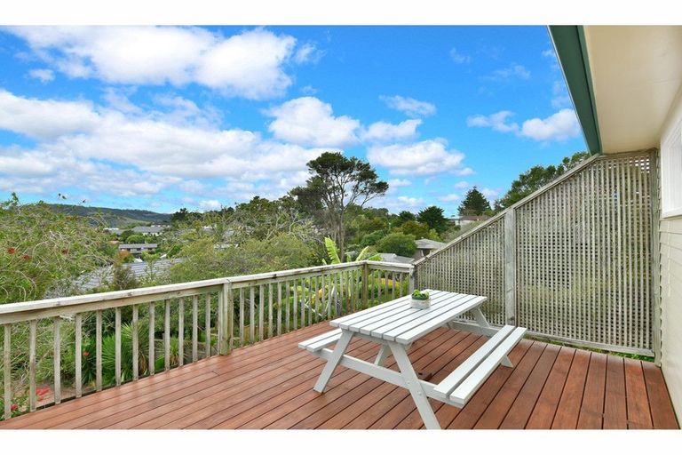 Photo of property in 31 Hillcrest Road, Hatfields Beach, Orewa, 0931