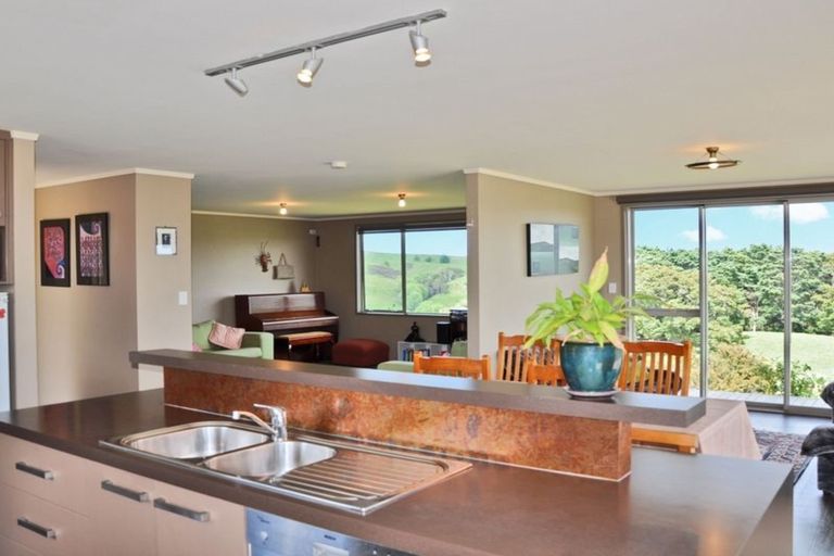 Photo of property in 301 Ranganui Road, Kaiwaka, 0573