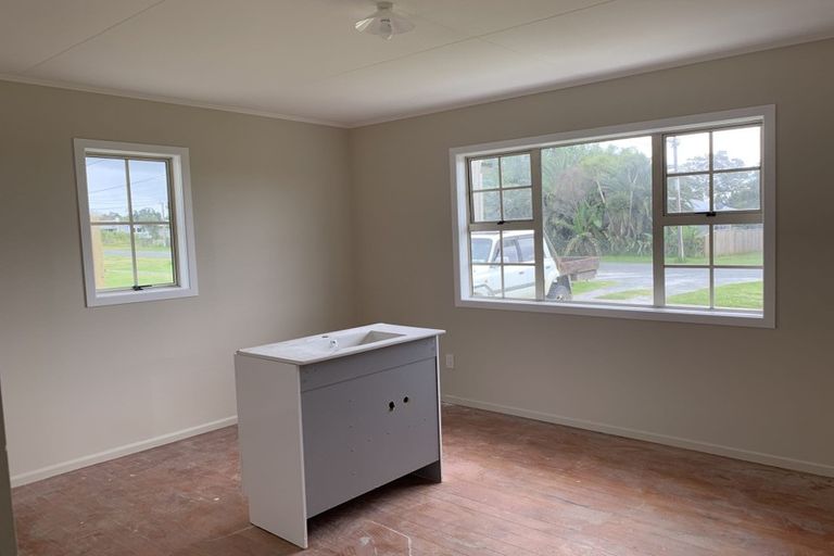 Photo of property in 26 West Coast Road, Te Kopuru, 0371