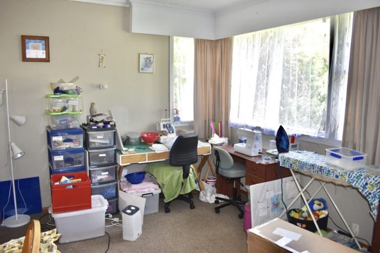 Photo of property in 98 Queen Street West, Levin, 5510