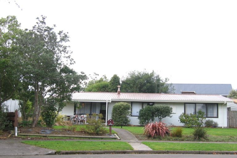 Photo of property in 14 Guernsey Place, Fitzherbert, Palmerston North, 4410
