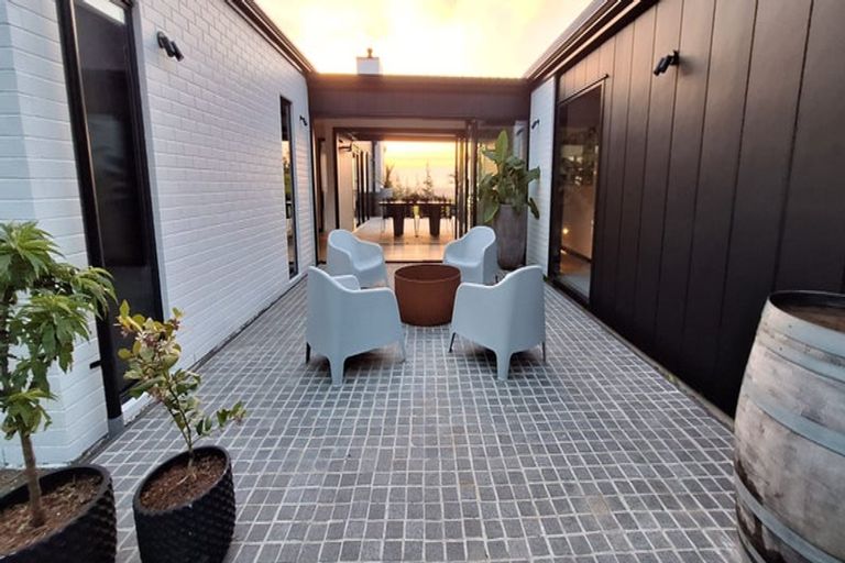 Photo of property in 46 Harry Dreadon Road, Opaheke, Papakura, 2584