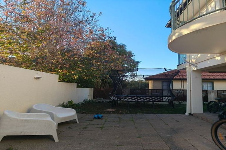 Photo of property in 30 Parkwood Crescent, Gulf Harbour, Whangaparaoa, 0930