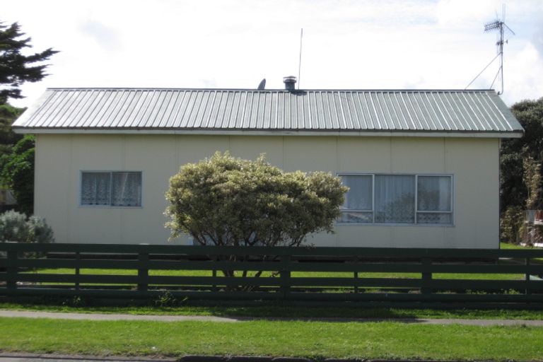 Photo of property in 120 Cornfoot Street, Castlecliff, Whanganui, 4501