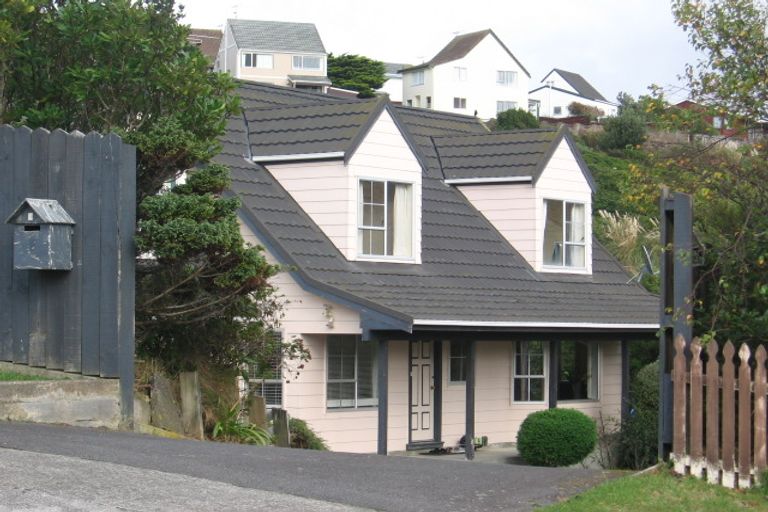 Photo of property in 6 Cambrian Street, Churton Park, Wellington, 6037