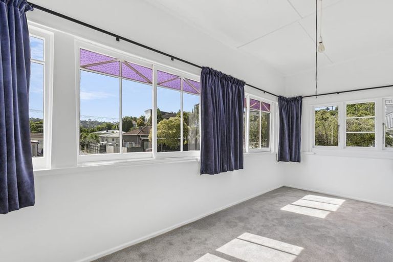 Photo of property in 35 Tipahi Street, Nelson South, Nelson, 7010