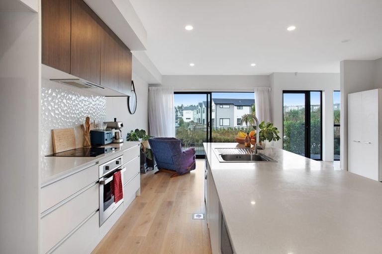 Photo of property in 7b Podgora Avenue, Kumeu, 0810