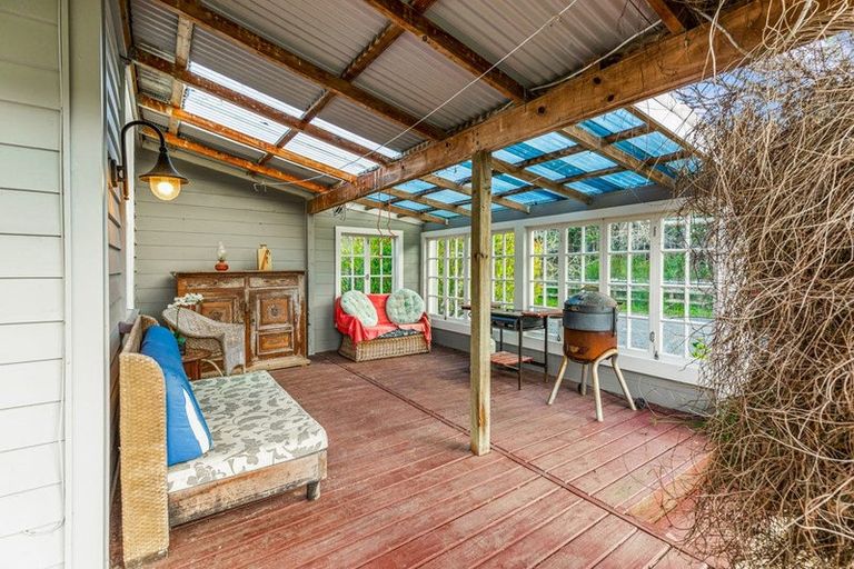 Photo of property in 70 Mahana Road, Waimauku, 0881