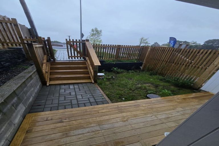 Photo of property in 1/267 Great North Road, Henderson, Auckland, 0612