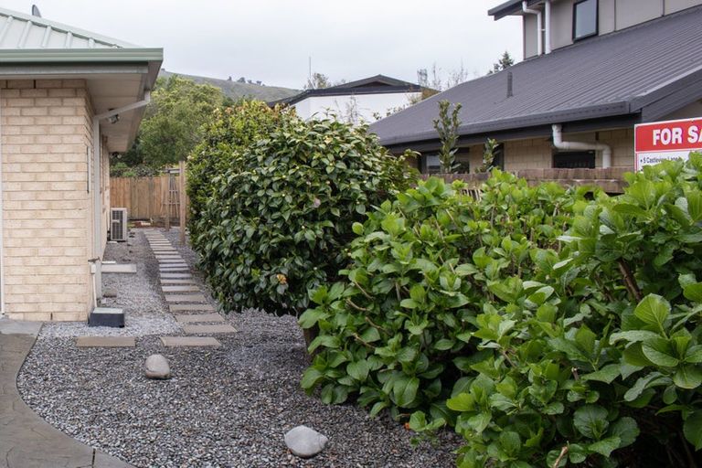 Photo of property in 5 Castleview Lane, Heathcote Valley, Christchurch, 8022