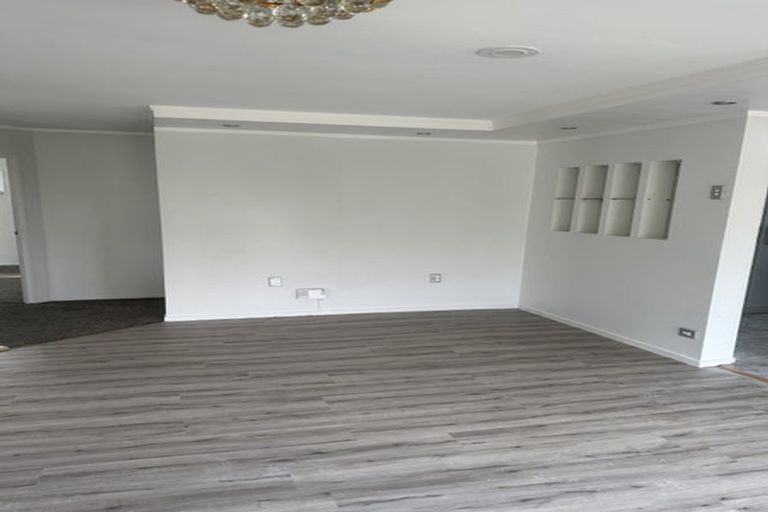 Photo of property in 29 Goodwood Drive, Goodwood Heights, Auckland, 2105