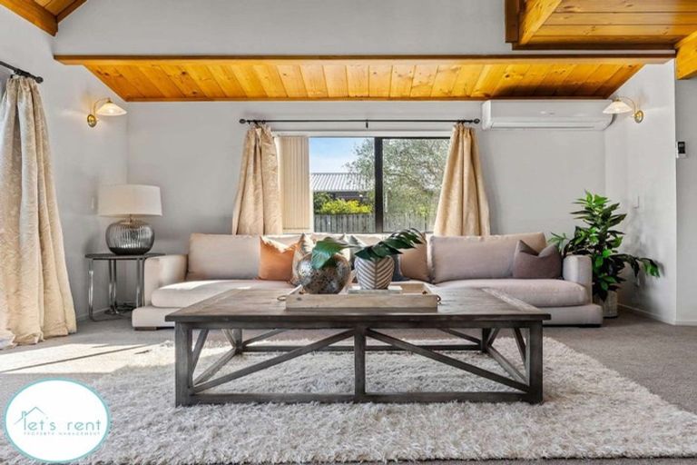 Photo of property in 2/11 Nelson Street, Papakura, 2110