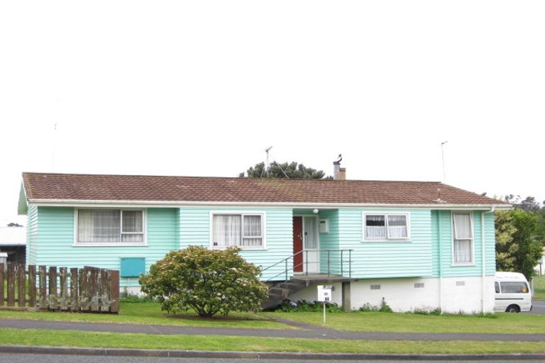 Photo of property in 39 Kauri Street, Merrilands, New Plymouth, 4312