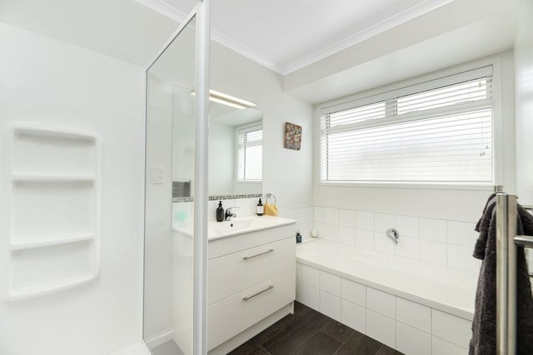 Photo of property in 33 Teal Place, Pyes Pa, Tauranga, 3112