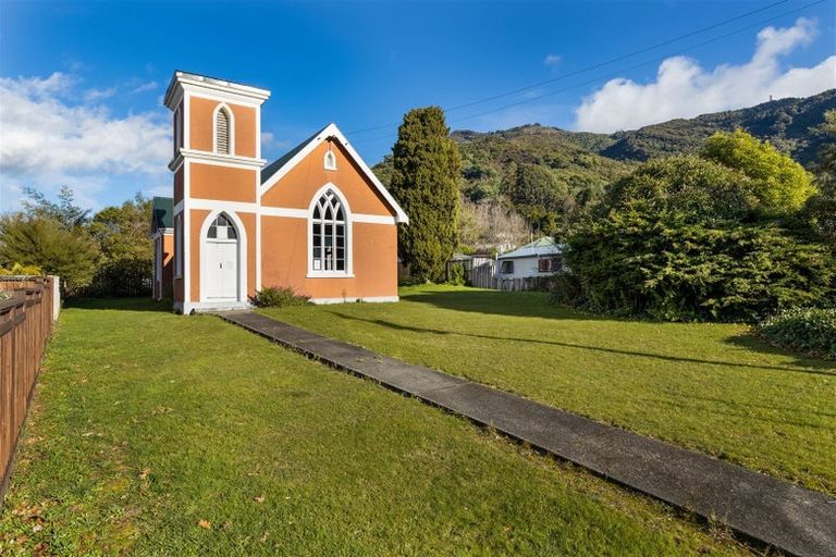 Photo of property in 15 Lawrence Street, Havelock, 7100