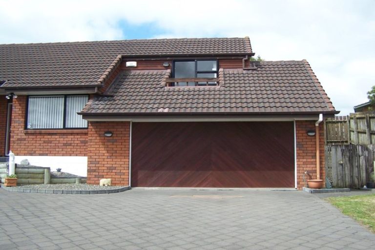 Photo of property in 2/4 Currell Way, Somerville, Auckland, 2014