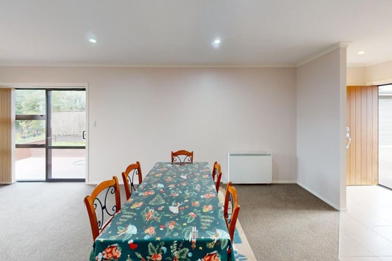 Photo of property in 9 Holly Court, Palmerston North, 4410