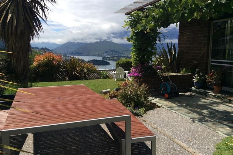 Photo of property in 12 Lochy Road, Fernhill, Queenstown, 9300