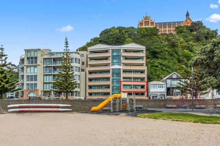 Photo of property in 4/166 Oriental Parade, Oriental Bay, Wellington, 6011