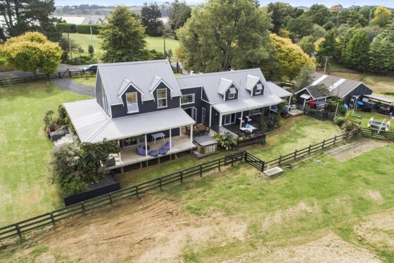 Photo of property in 350 Clifton Road, Whitford, Howick, 2571