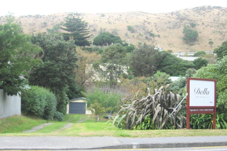 Photo of property in 82 Wellington Road, Paekakariki, 5034