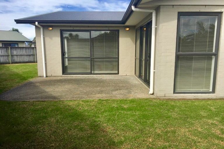 Photo of property in 63 Pyle Road West, One Tree Point, 0118