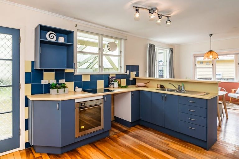 Photo of property in 53 Gray Avenue, Paraparaumu Beach, Paraparaumu, 5032