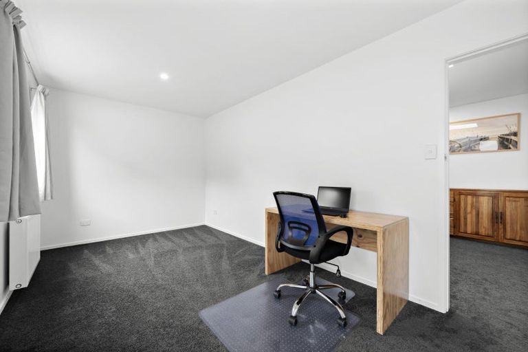 Photo of property in 14 Beazley Avenue, Paparangi, Wellington, 6037
