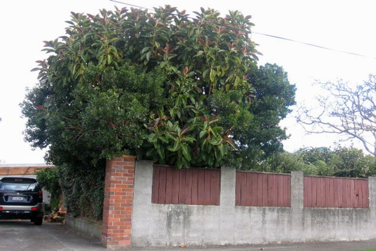 Photo of property in 16 Waikare Avenue, Waiwhetu, Lower Hutt, 5010