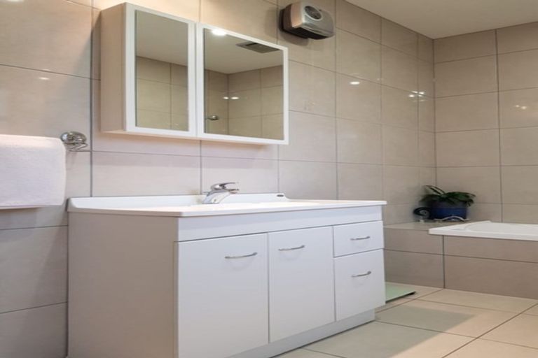 Photo of property in 2a Murdoch Street, Bryndwr, Christchurch, 8053