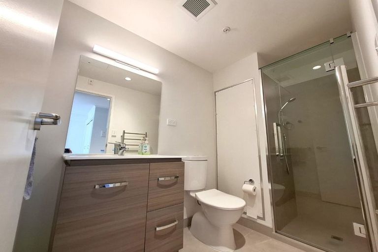 Photo of property in 13e/30 Westward Ho, Glen Eden, Auckland, 0602