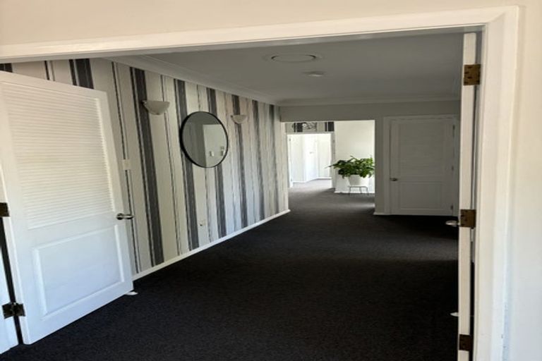 Photo of property in 127 Upper Fitzherbert Road, Wainuiomata, 5373