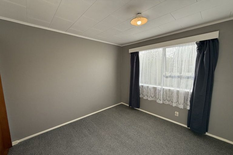 Photo of property in 2/7 Cederholm Grove, Brown Owl, Upper Hutt, 5018