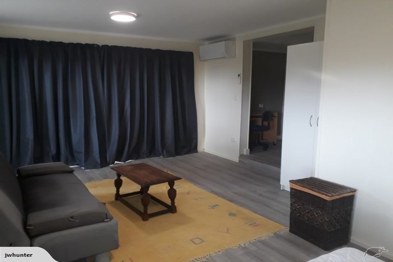 Photo of property in 7 Sea Vista Avenue, Beach Haven, Auckland, 0626