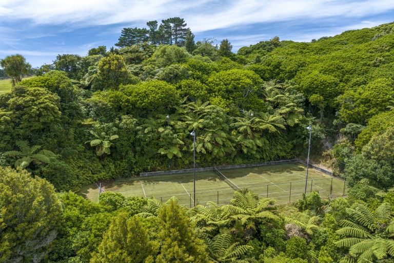 Photo of property in 198-200 Maungakotukutuku Road, Paraparaumu, 5032
